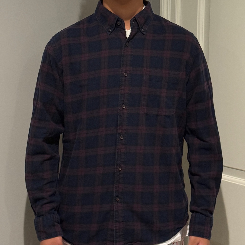 Uniqlo Blue and Red Casual Button Down Shirt